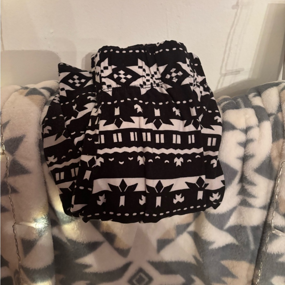 RUE 21 Black and White Patterned Leggings
